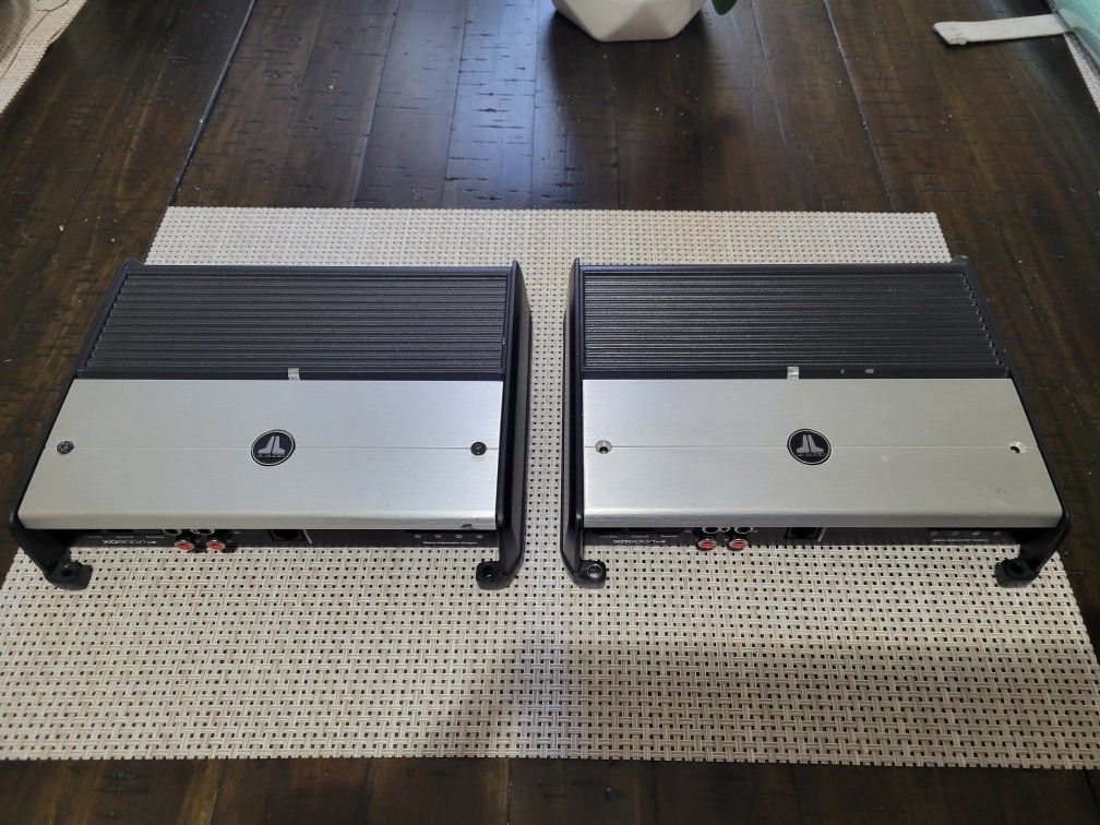 2-JL Audio XD600/1v2 Amps