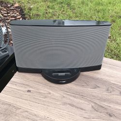 Bose Speaker And Keyboard 