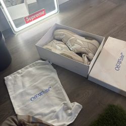 OFF WHITE
