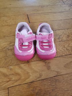 Toddler Size 4 Minnie Mouse Stride Rite Shoes