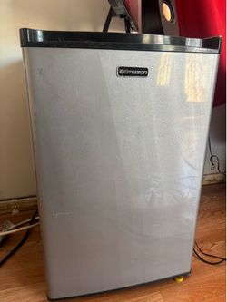 Mini fridge