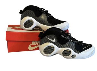 Nike shoes size 8. New