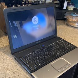 Excellent Laptop With Windows 10  Really Fast On The Internet