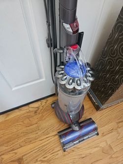 New Cond DYSON ANIMAL VACUUM With ATTACHMENT  WORKS EXCELLENT. AMAZING POWER SUCTION   In the box First comes first Serve