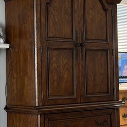 Wooden Wardrobe Cabinet