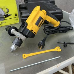 Dewalt 7.8 Amp 1/2 in.  Hammer Drill / LIKE NEW 