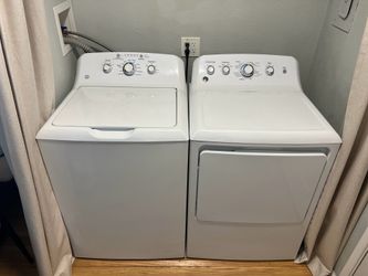 GE Matching Washer & Gas Dryer Set