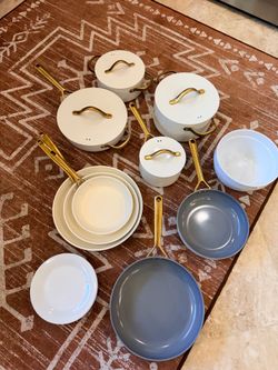 Pans & kitchen items