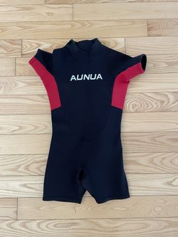 Aunua Short Sleeve Wetsuit in Size 8