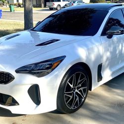 2022 KIA Stinger