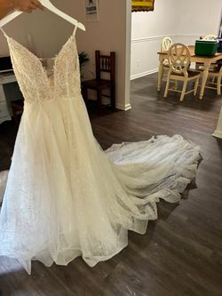 Elegant Ivory Bridal Gown