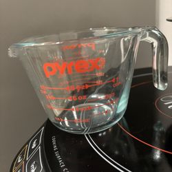 Pyrex/Measuring Cups