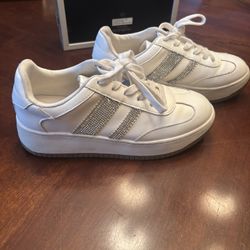 Steve Madden Sneakers - size 3