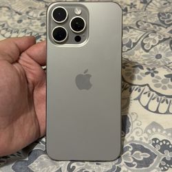 iPhone 15 Pro Max 256 GB Natural Titanium Unlocked