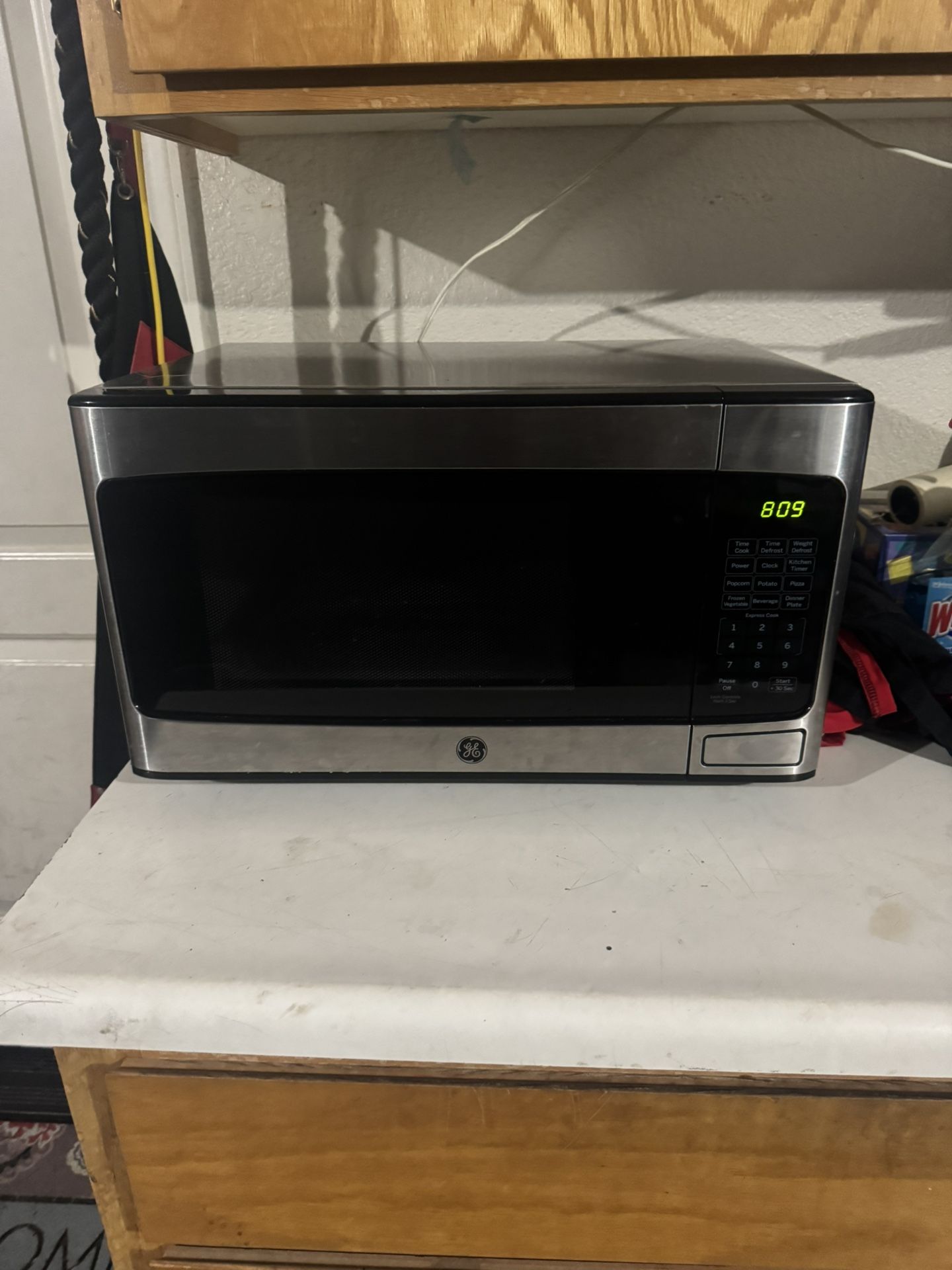 Microwave In Excellent Working Condition