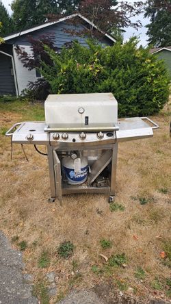 Free Front Avenue Propane Grill