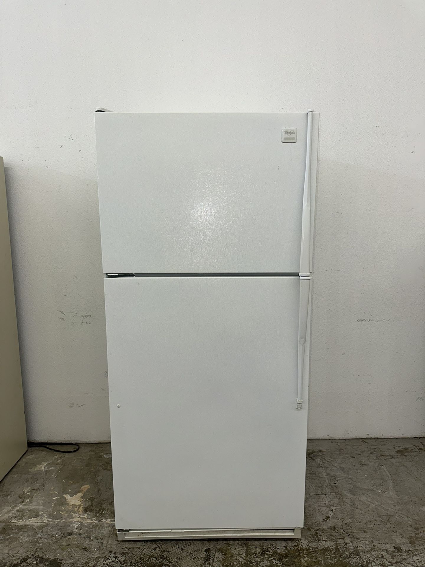 Whirlpool White Top Bottom Refrigerator