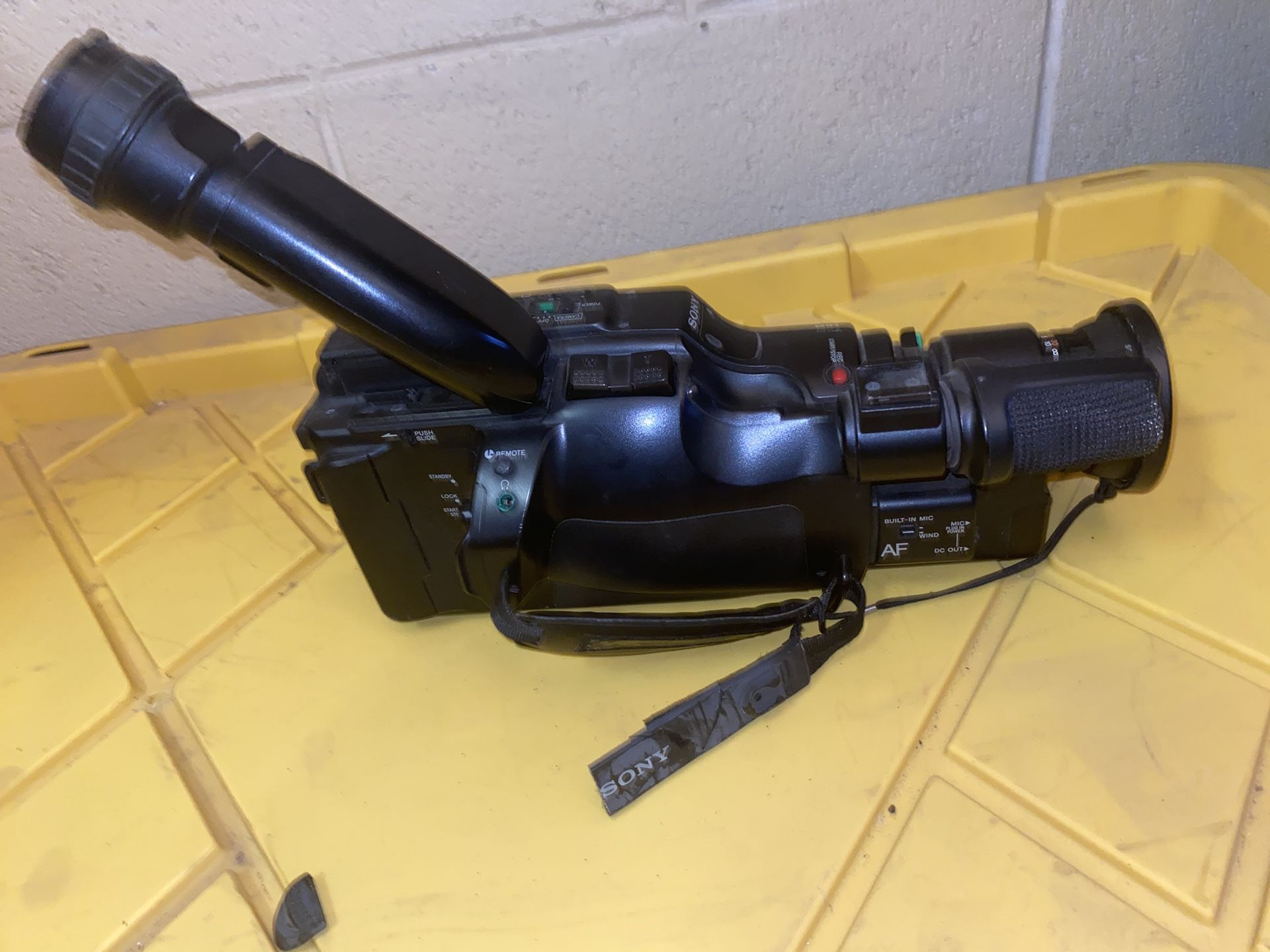 Sony CCD-V701/NTSC Video Camera recorder