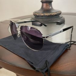 Louis Vuitton LV Cyclone Sunglasses for men for Sale in Miami, FL - OfferUp