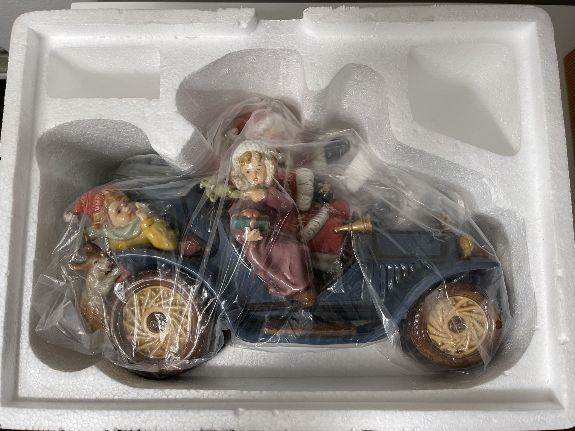 2003 Grandeur Noel Porcelain Santa Claus On Wheels Car Figurine Vintage Antique Classic Driving