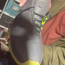 JORDON SHOES MEN NEW NEVER WARN 