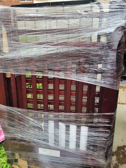 Baby crib ALMOST NEW