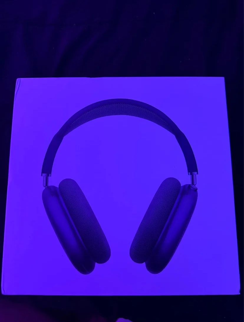 AirPod Max Midnight Blue W/ Active Noise Cancellation