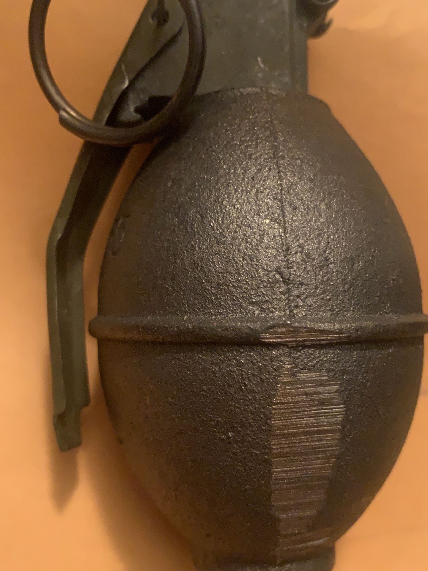 fake Life Size Military Frag Grenade Prop Made of Lead Heavy Real Pin Pull Pranks Paper weight Gags Funny Military  Weapons Call of Duty