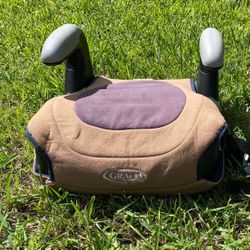 MOVING SALE! Graco TurboBooster Backless Booster Car Seat