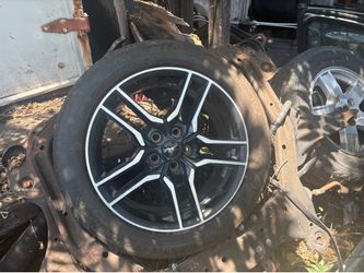 2022 ford mustang 18inch rim
