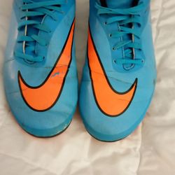 Boys Nike Hypervenom Soccer Cleats Size 8