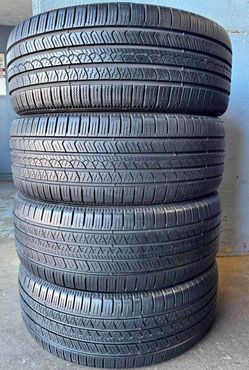 275/50/20 pirelli Selling a set of 4 tires in excellent condition 🫡