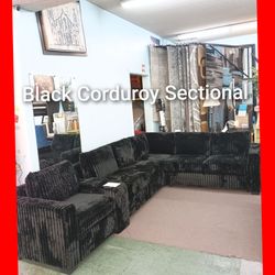 ✨ Sectional with cupholders and Charging port