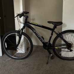 Brand new schwinn 26” men’s mountain bike