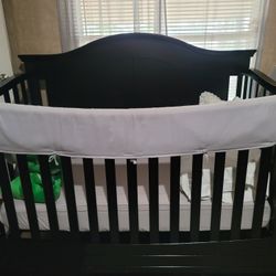 Convertible Crib 