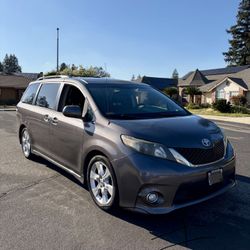 2013 Toyota Sienna 
