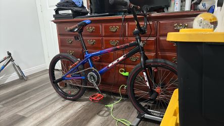 GT all original 2000-2001 hot wheels special edition BMX bike