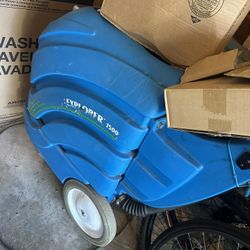 Commercial Carpet Cleaner 