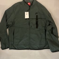 NIKE TECH WINDBREAKER 