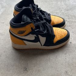 Nike Jordan Mid Tops Shoes