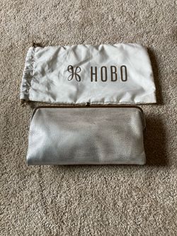 Hobo Lauren clutch wallet made of silver metallic leather W/bag