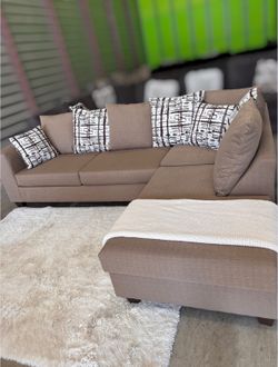 LIKE NEW Sectional sofa couch (DELIVERY AVAILABLE)
