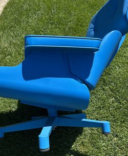 HARD TO FIND MAL 1956 DUTCH CHAIR PLASTIC OUTDOOR. MUST SEE NEW 2900