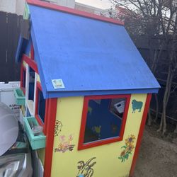 Free Playhouse 