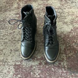 Women’s Boots, Size 8