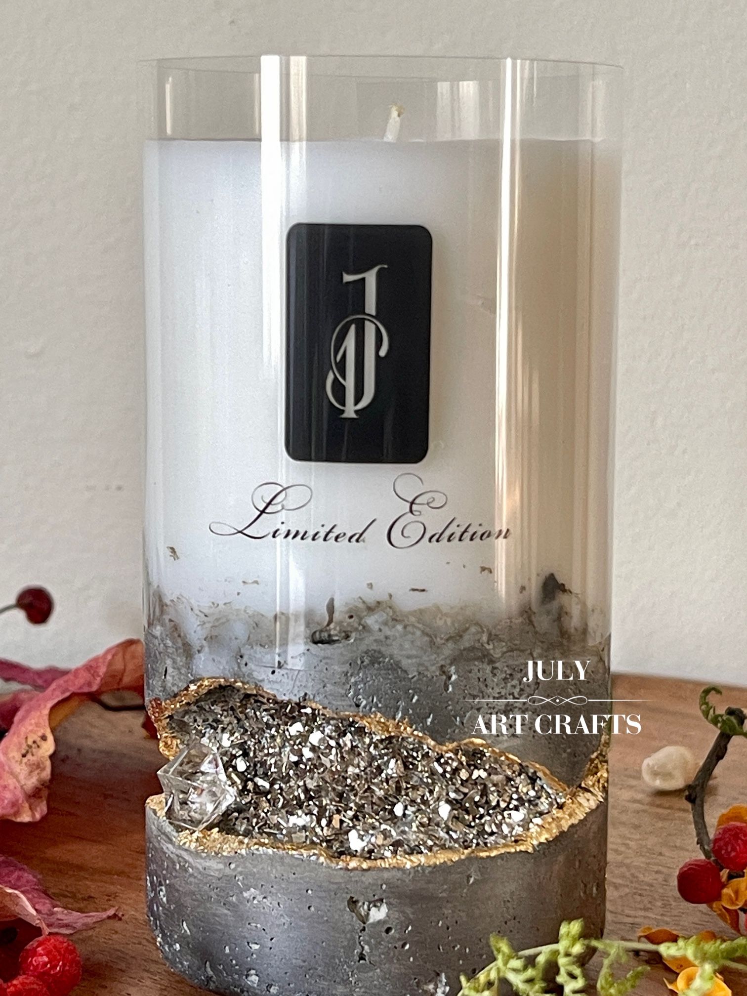 🌲🎁. ARE YOU READY FOR HOLIDAY ? 🌲EXCLUSIVE CANDLE   , LIMITED EDITION  with CERTIFICATE OF AUTHENTICITY 