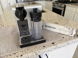 Nespresso DeLonghi Lattissima EN750MB Espresso Coffee Maker Milk Frother