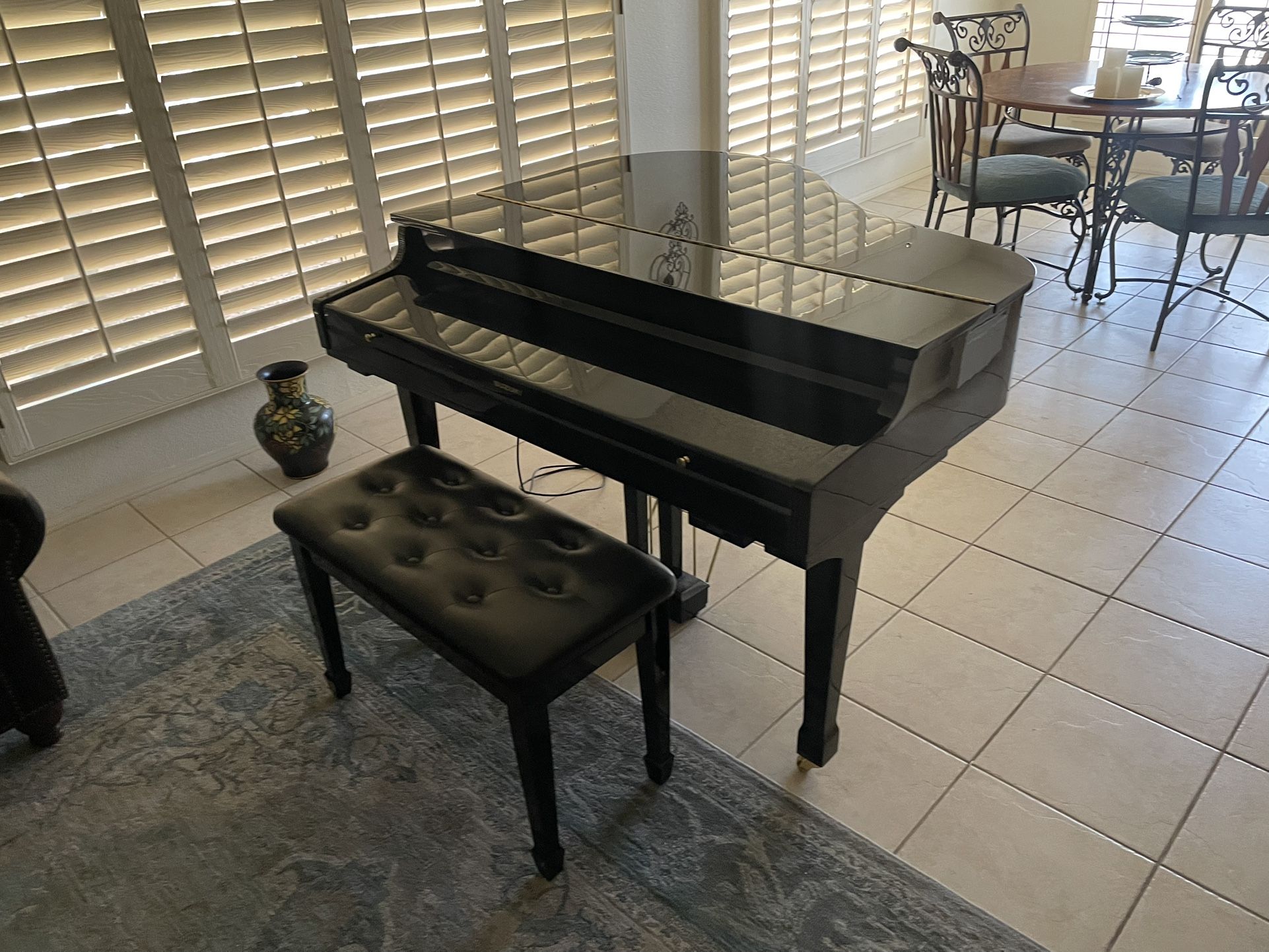 Suzuki Digital Baby Grand Piano