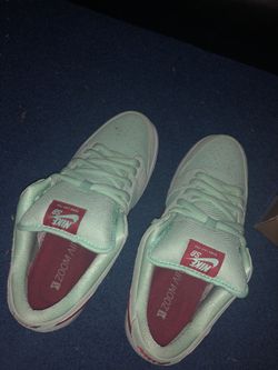 Nike sb low dunk mint monopoly