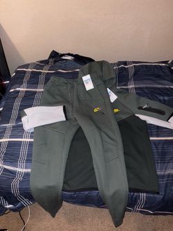 Nike Tech Suit (Green & White)